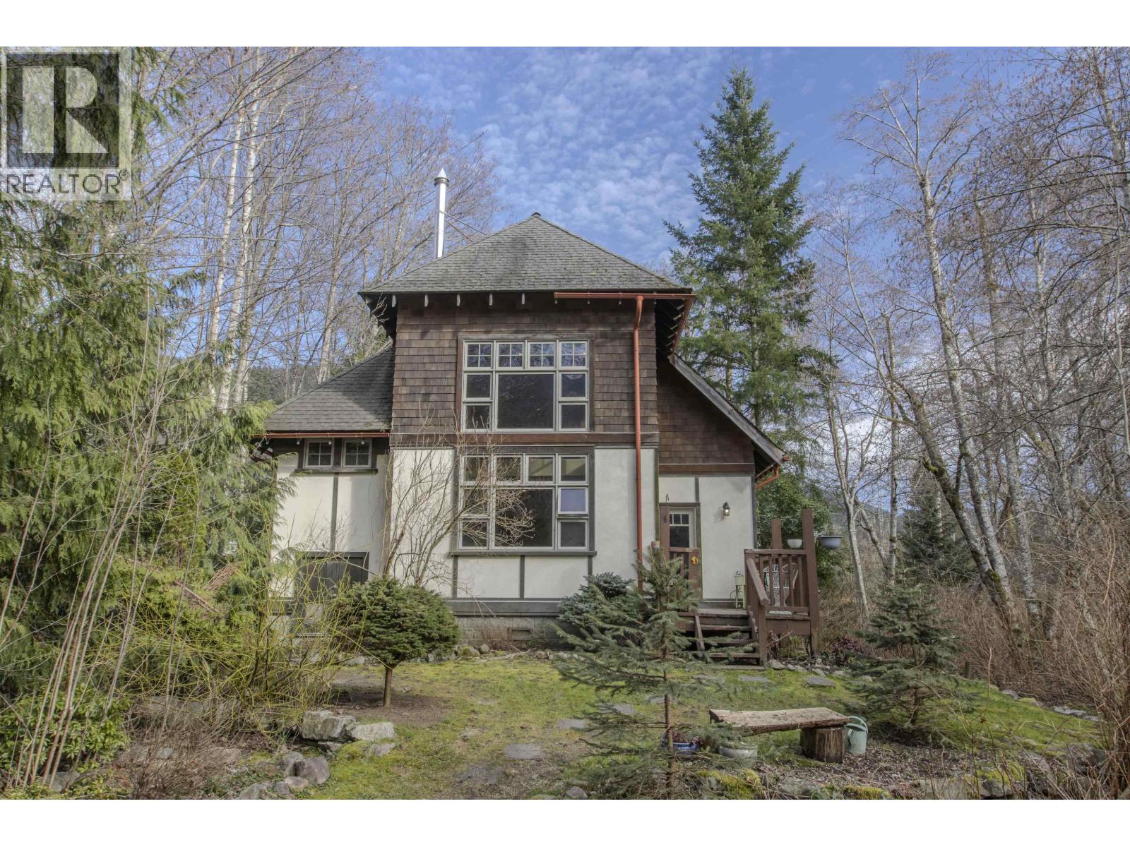 41645 GOVERNMENT ROAD, Squamish, British Columbia