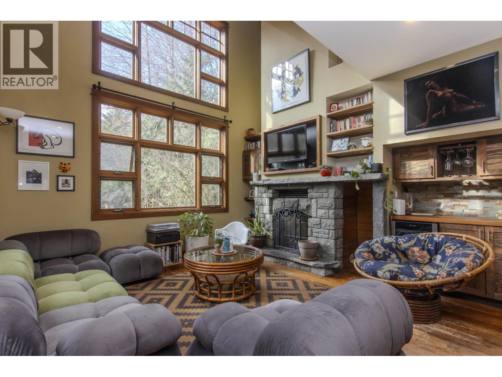 41645 Government Road, Squamish, British Columbia  V0N 1H0 - Photo 4 - R3098829