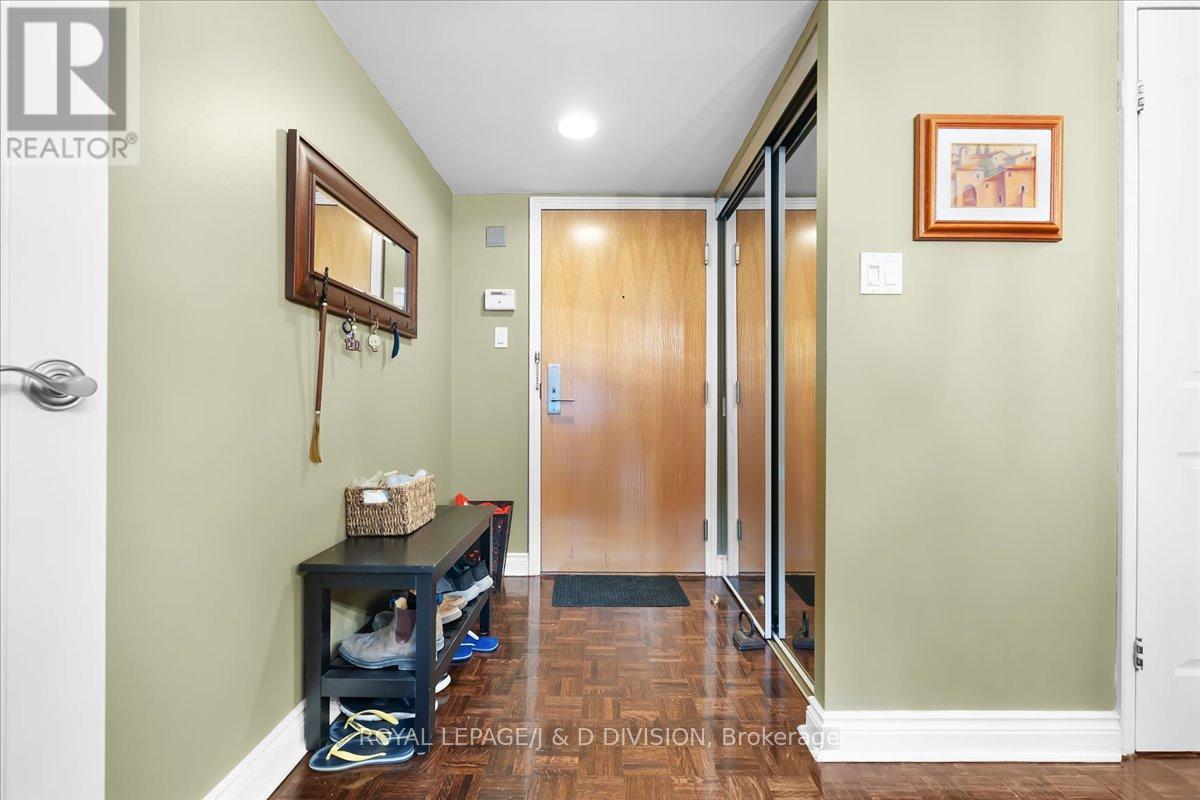 302 - 35 Church Street, Toronto, Ontario  M5E 1T3 - Photo 2 - C12873254