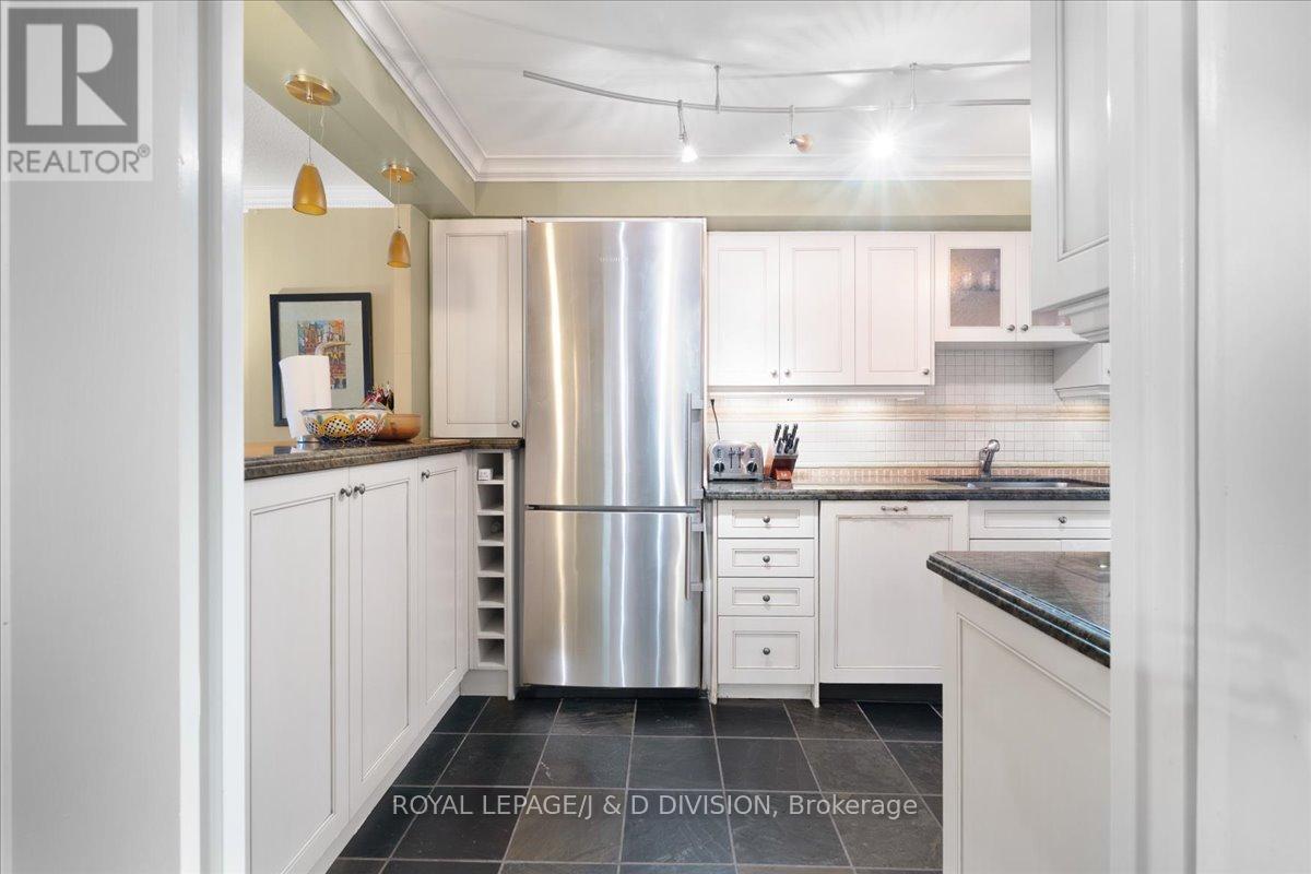 302 - 35 Church Street, Toronto, Ontario  M5E 1T3 - Photo 4 - C12873254