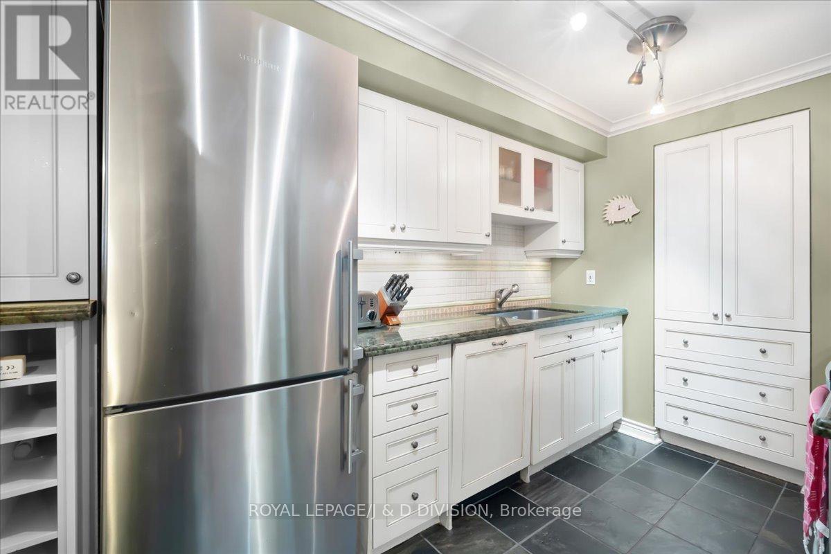 302 - 35 Church Street, Toronto, Ontario  M5E 1T3 - Photo 5 - C12873254