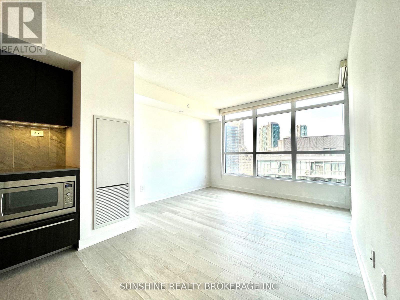 1715 - 80 Queens Wharf Road, Toronto (Waterfront Communities), Ontario  M5V 0J3 - Photo 11 - C12873256