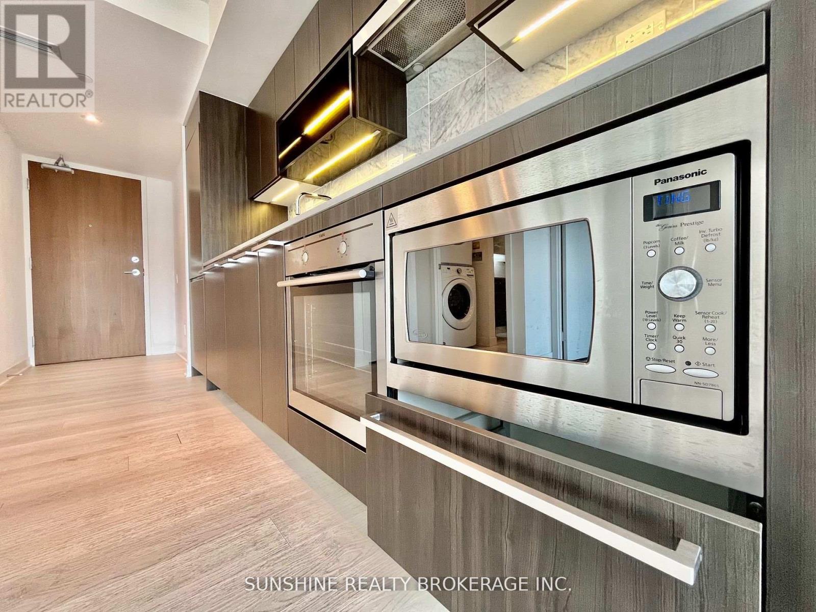 1715 - 80 Queens Wharf Road, Toronto (Waterfront Communities), Ontario  M5V 0J3 - Photo 16 - C12873256