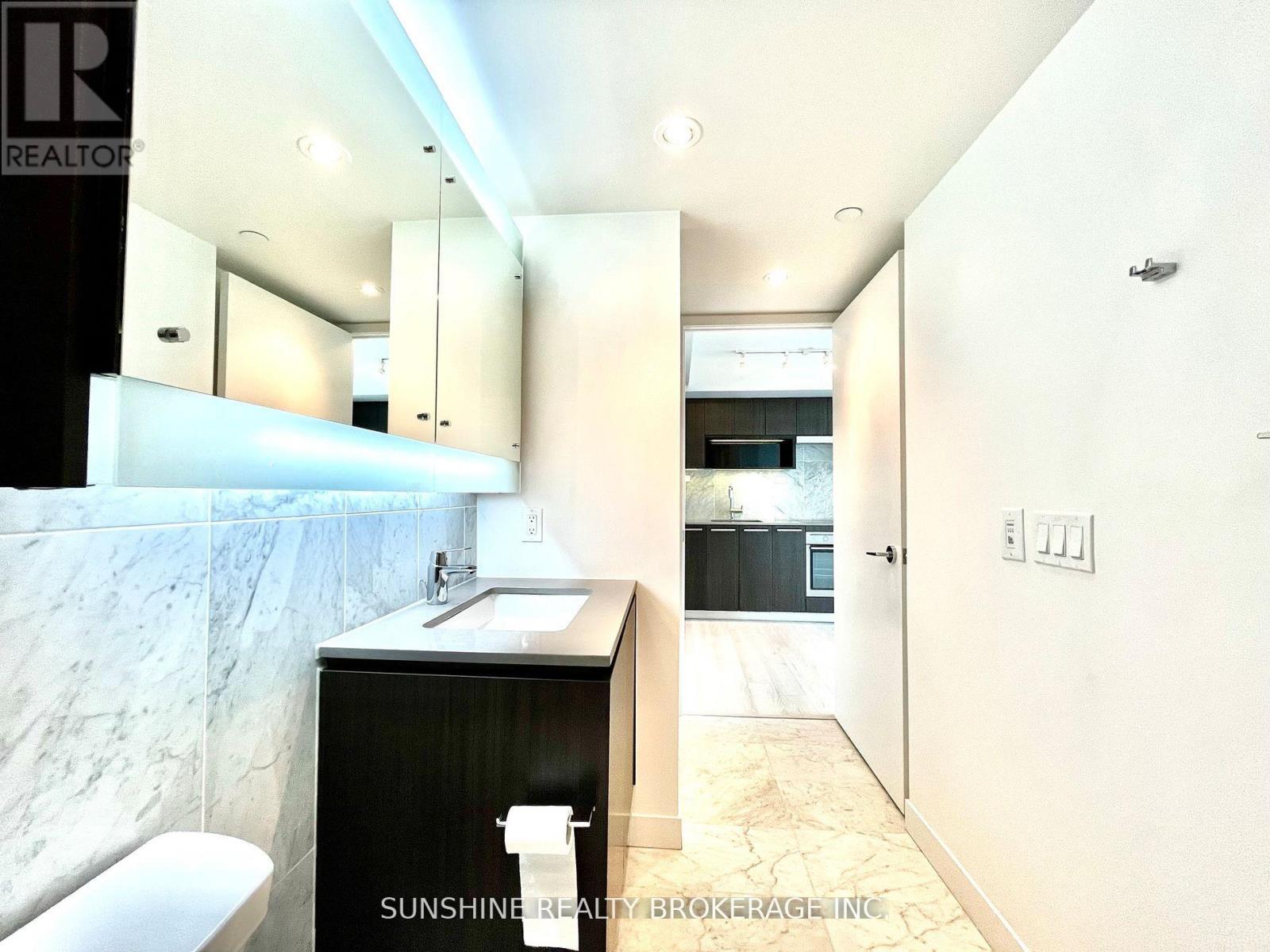 1715 - 80 Queens Wharf Road, Toronto (Waterfront Communities), Ontario  M5V 0J3 - Photo 23 - C12873256