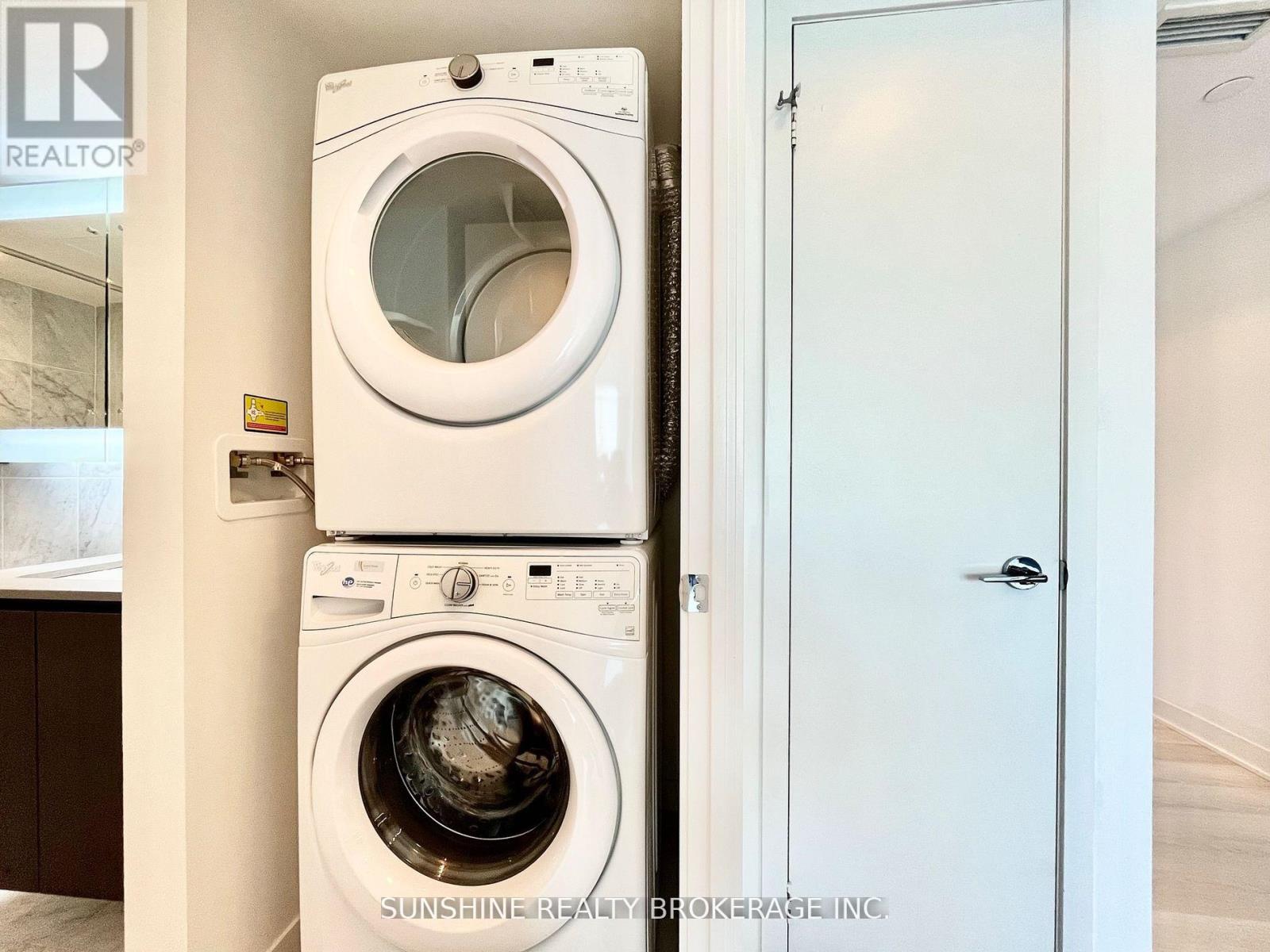 1715 - 80 Queens Wharf Road, Toronto (Waterfront Communities), Ontario  M5V 0J3 - Photo 25 - C12873256