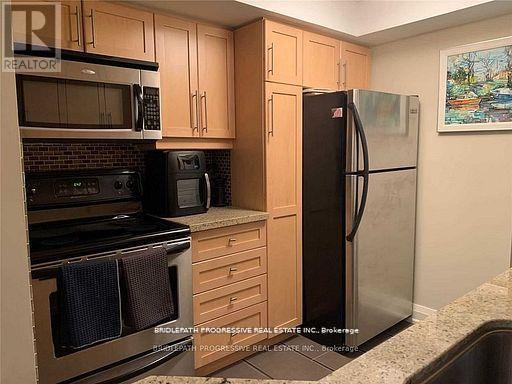 706 - 1001 Bay Street, Toronto, Ontario  M5S 3A6 - Photo 2 - C12873310