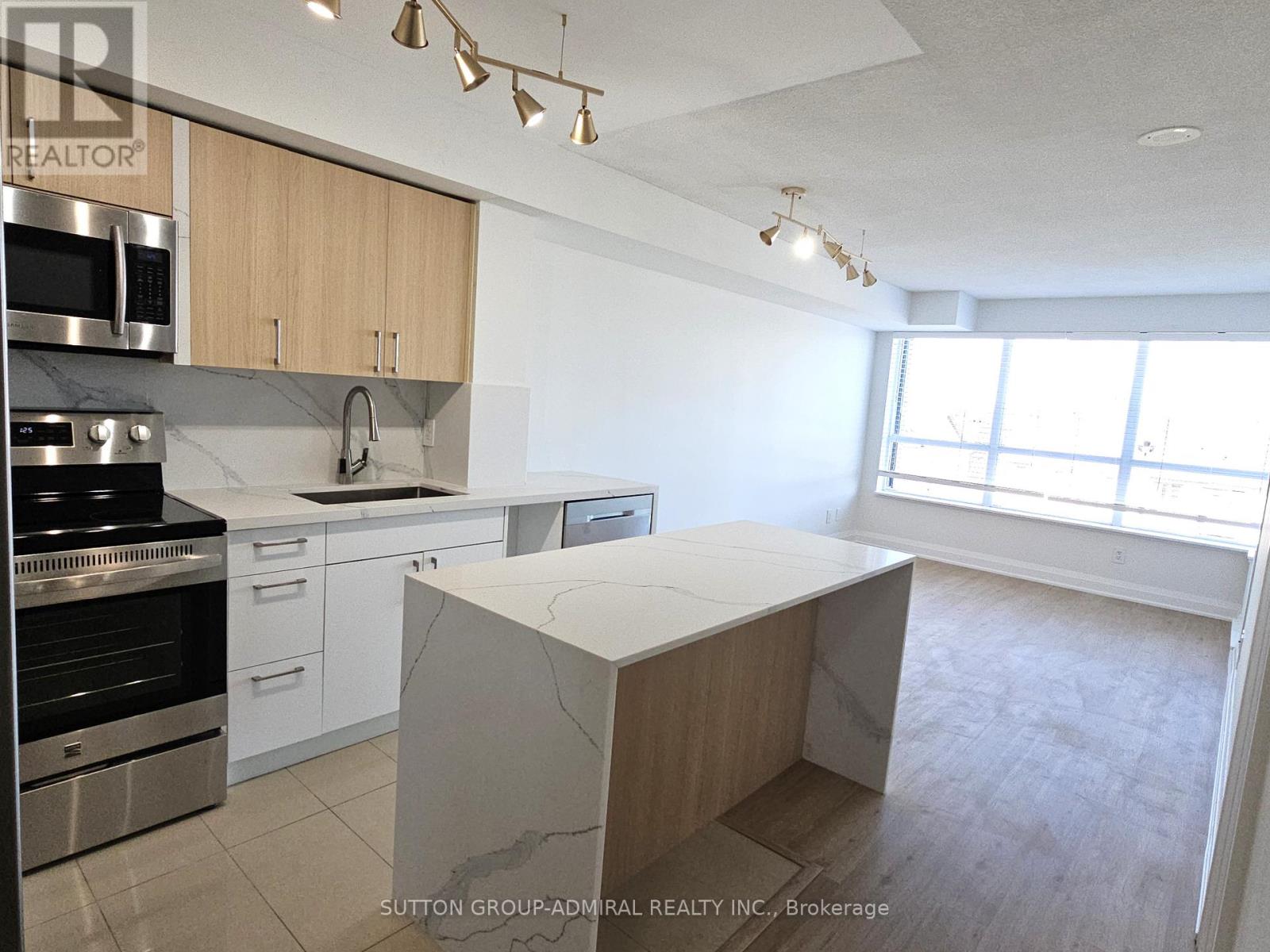 417 - 20 North Park Road, Vaughan, Ontario  L4J 0G7 - Photo 3 - N12864020