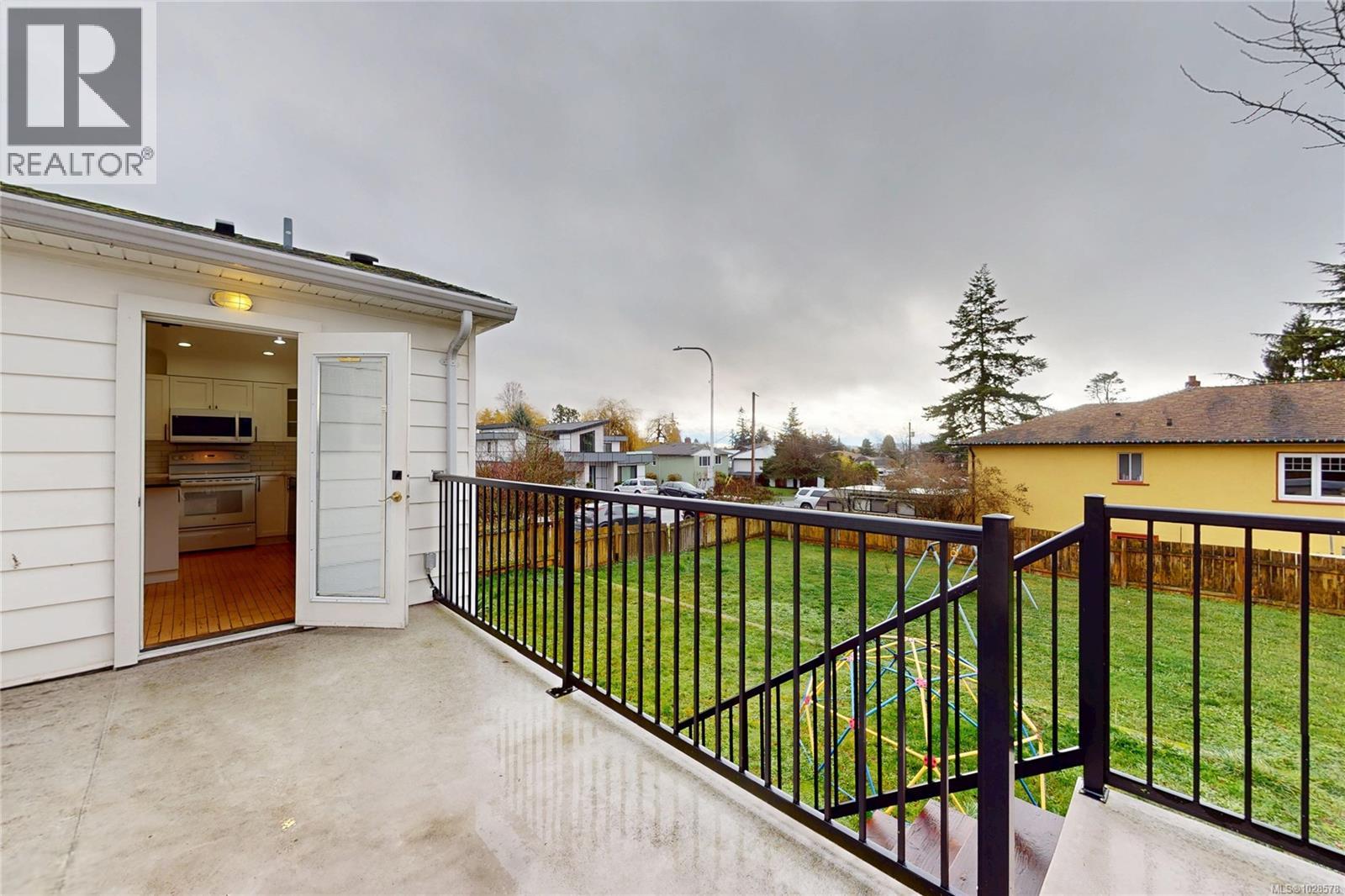 3876 Carey Rd, Saanich, British Columbia  V8Z 4C8 - Photo 26 - 1028578