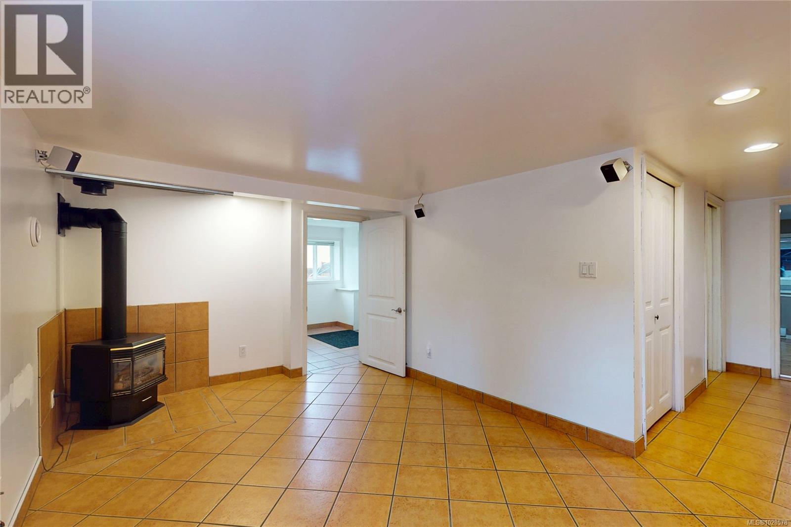 3876 Carey Rd, Saanich, British Columbia  V8Z 4C8 - Photo 35 - 1028578