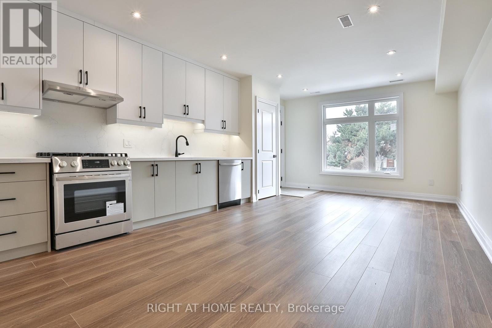 1 - 39 Fifteenth Street, Toronto, Ontario  M8V 3J3 - Photo 2 - W12873268