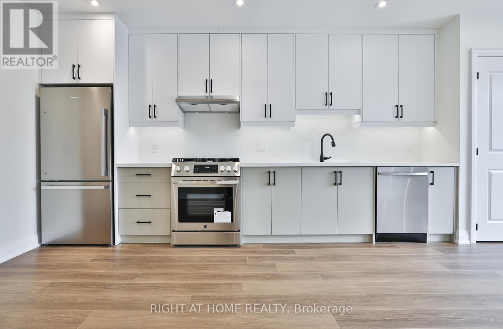 1 - 39 Fifteenth Street, Toronto, Ontario  M8V 3J3 - Photo 3 - W12873268