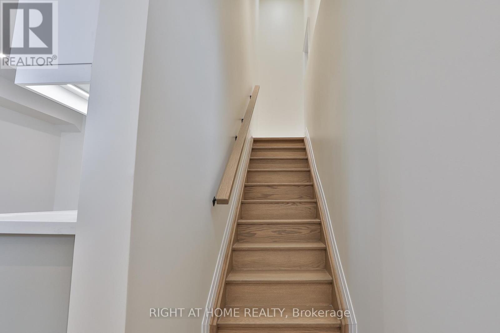 2 - 39 Fifteenth Street, Toronto, Ontario  M8V 3J3 - Photo 4 - W12873270