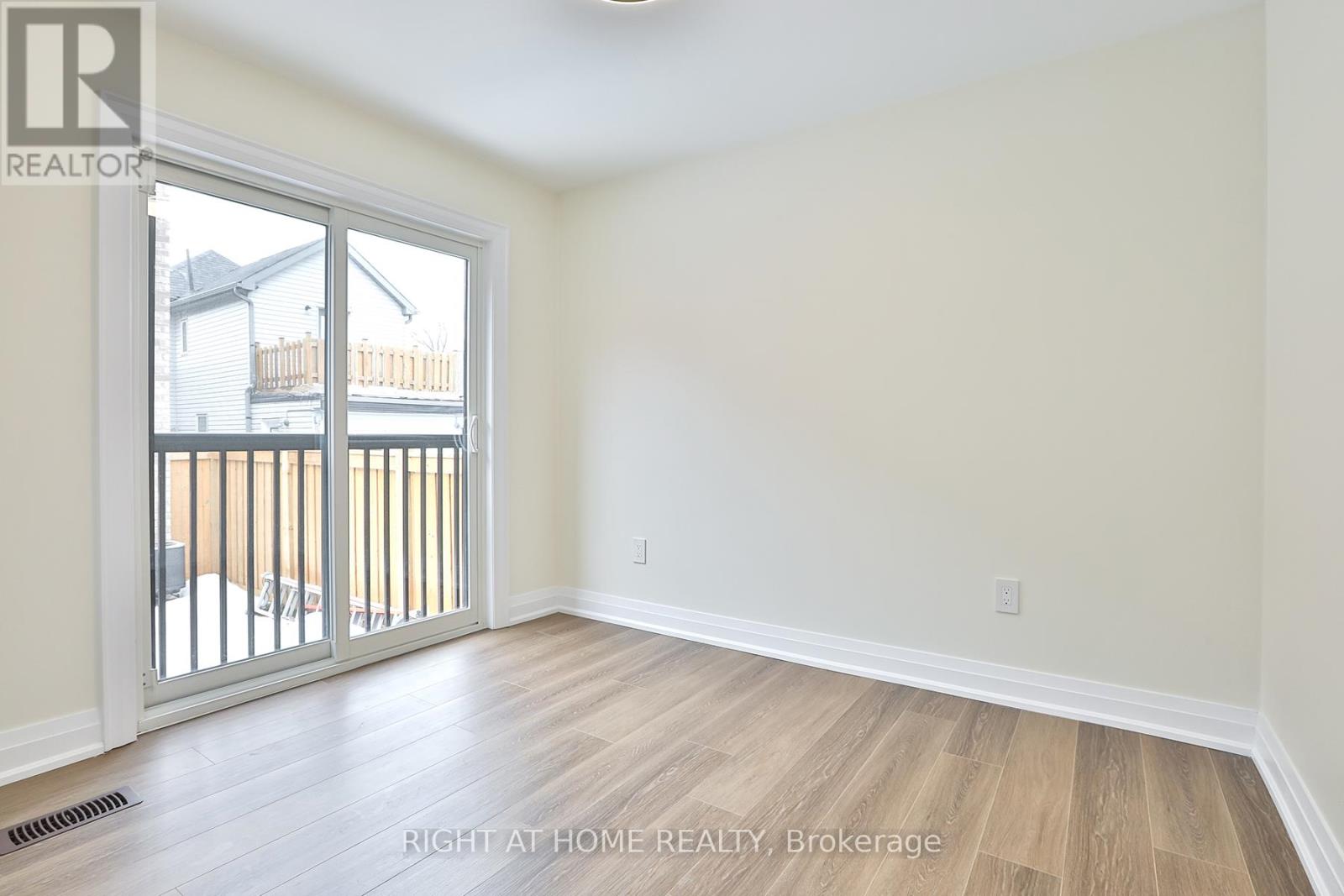 4 (Garden Suite) - 39 Fifteenth Street, Toronto, Ontario  M8V 3J3 - Photo 11 - W12873274