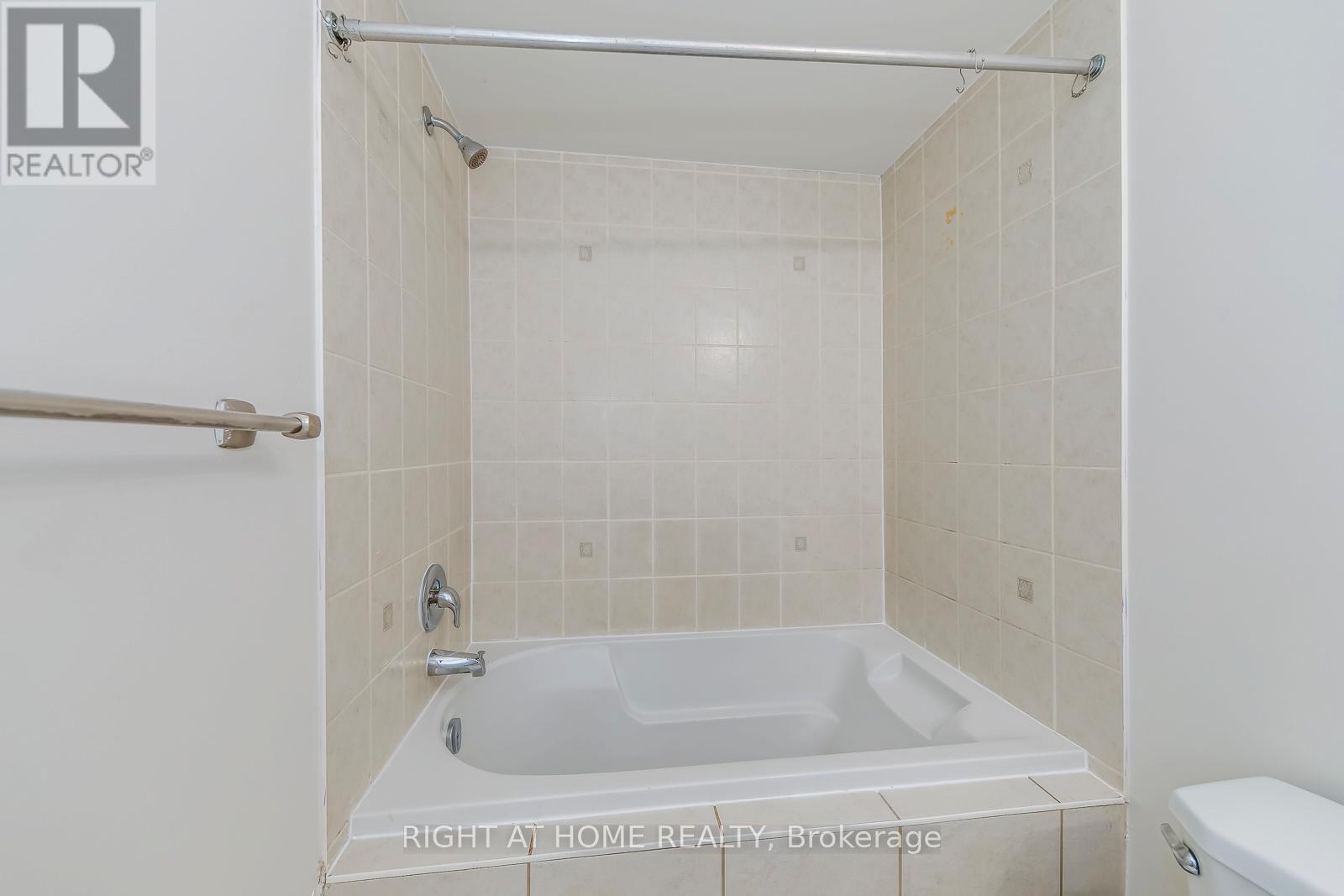 15 Eagle Trace Drive, Brampton, Ontario  L6R 0M3 - Photo 32 - W12873314