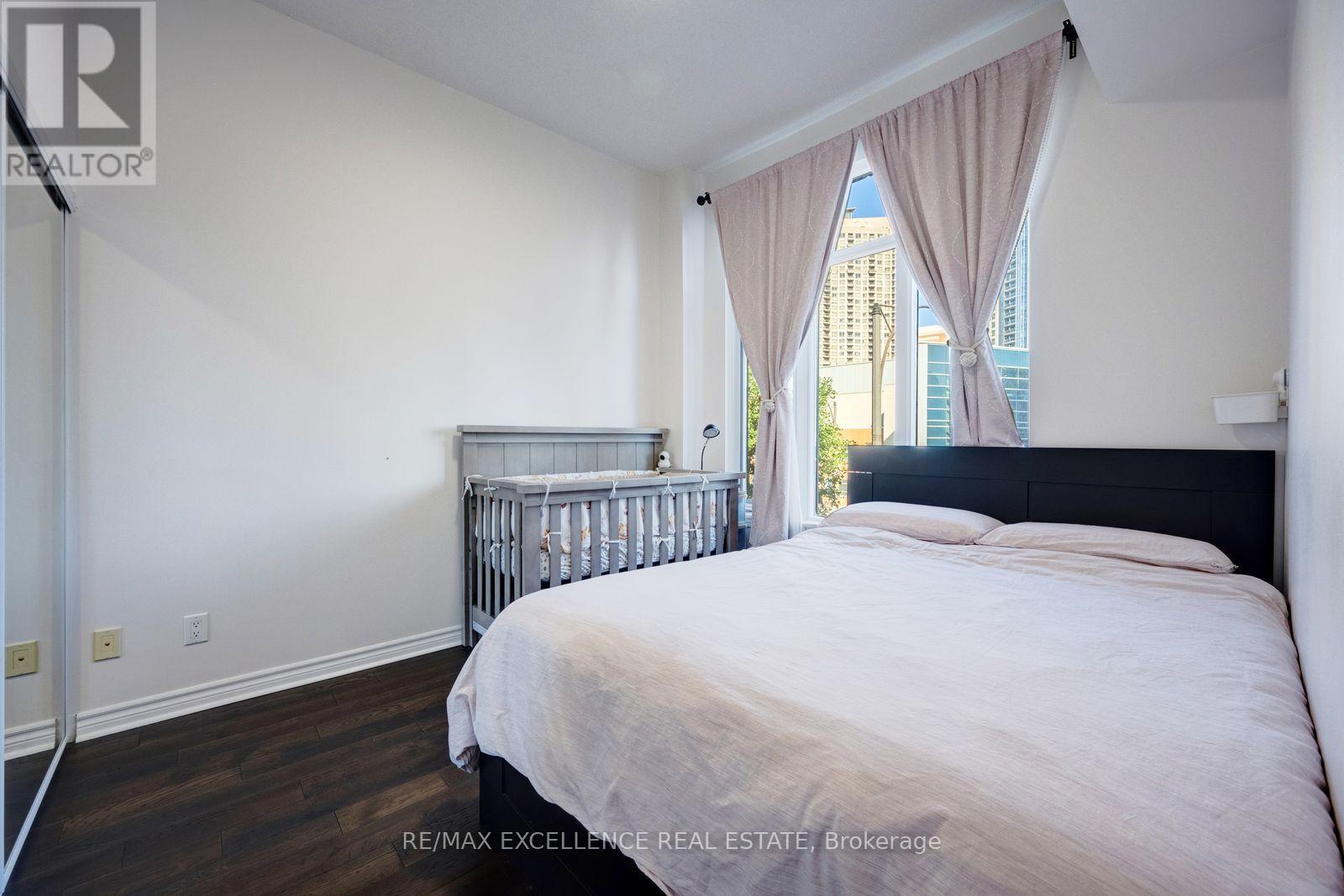 Gv202 - 320 City  Centre Drive, Mississauga, Ontario  L5B 4P8 - Photo 17 - W12873324