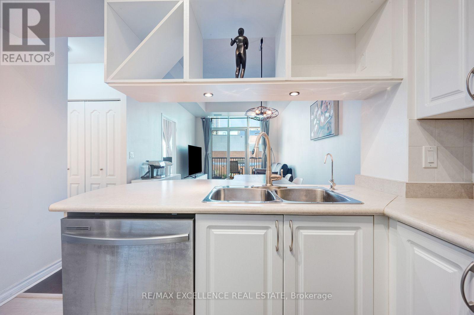 Gv202 - 320 City  Centre Drive, Mississauga, Ontario  L5B 4P8 - Photo 6 - W12873324