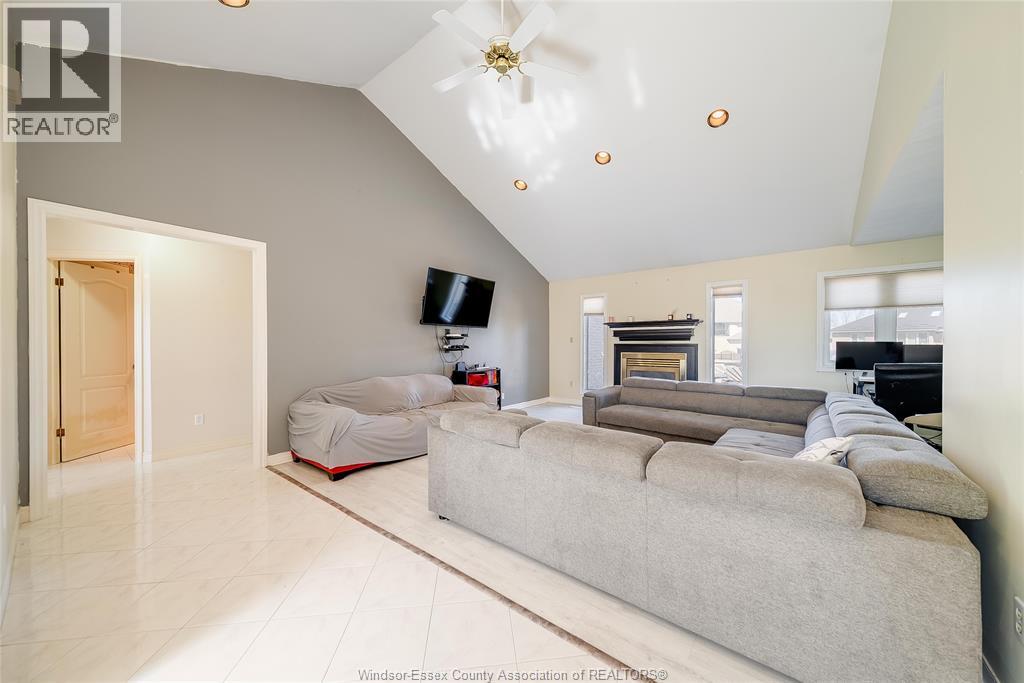 145 Ellison Street, Leamington, Ontario  N8H 5H9 - Photo 6 - 26005020