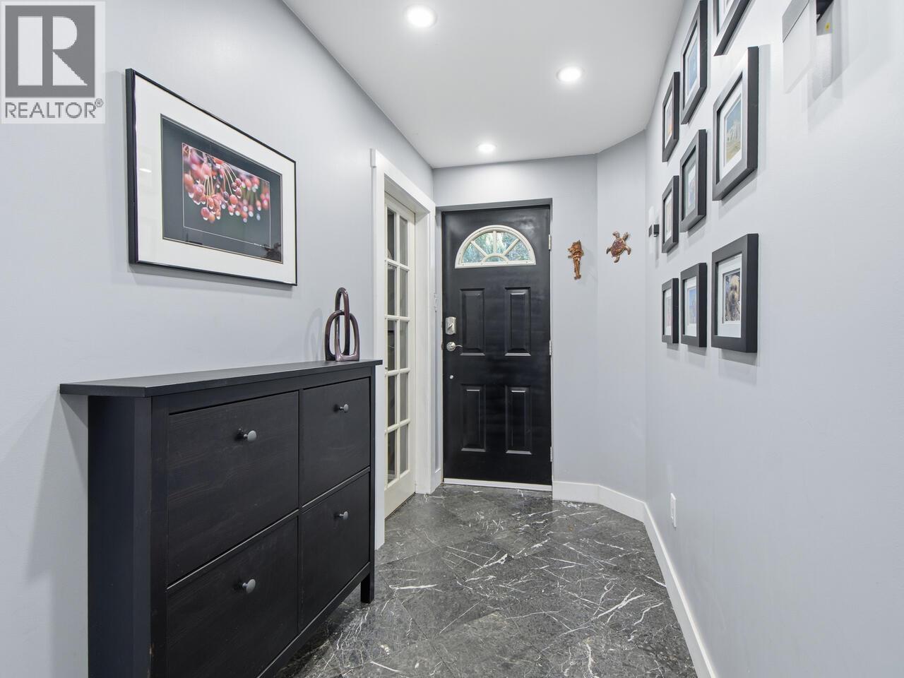 532 W 23 Street, North Vancouver, British Columbia  V7M 2B9 - Photo 2 - R3098903