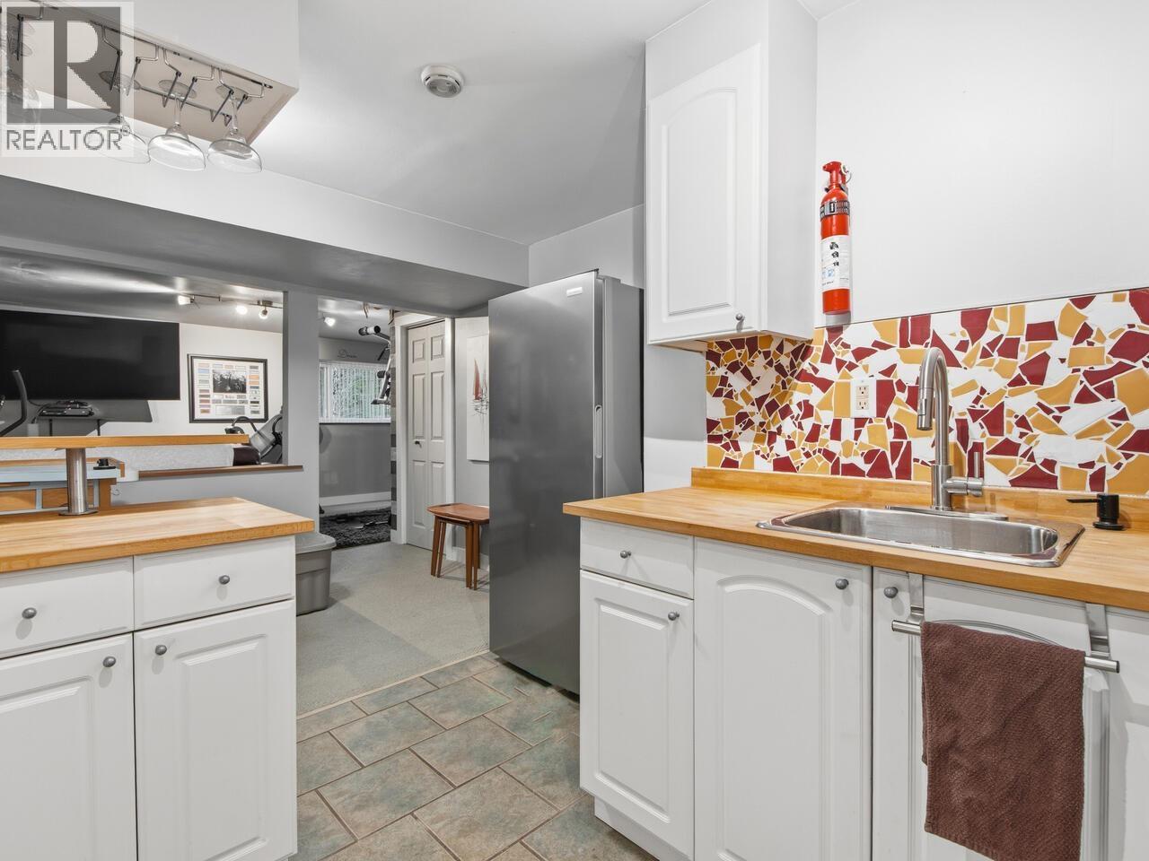 532 W 23 Street, North Vancouver, British Columbia  V7M 2B9 - Photo 15 - R3098903