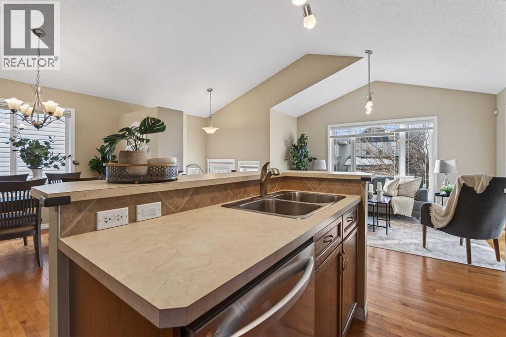 250 Silverado Plains Close Sw, Calgary, Alberta  T2X 0G6 - Photo 7 - A2286579