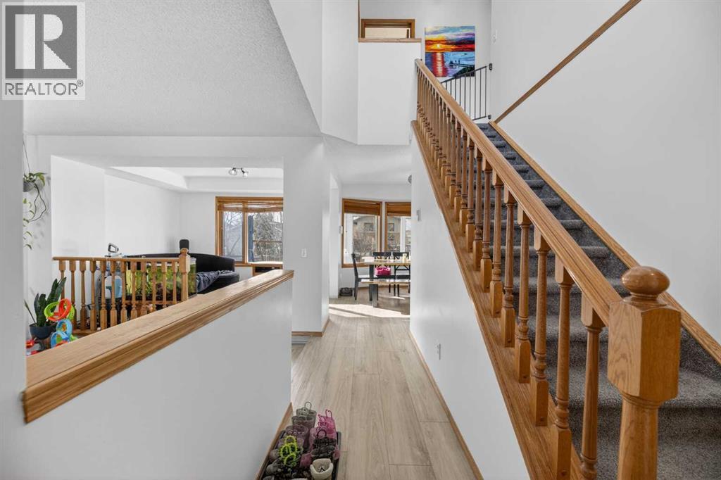 592 Meadowbrook Bay Se, Airdrie, Alberta  T4A 2A9 - Photo 12 - A2290512