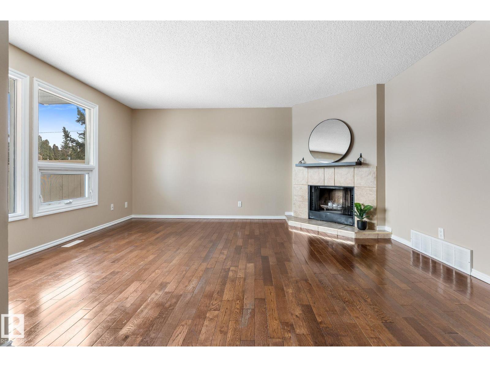 14106 22a St Nw, Edmonton, Alberta  T5Y 1E1 - Photo 5 - E4476936