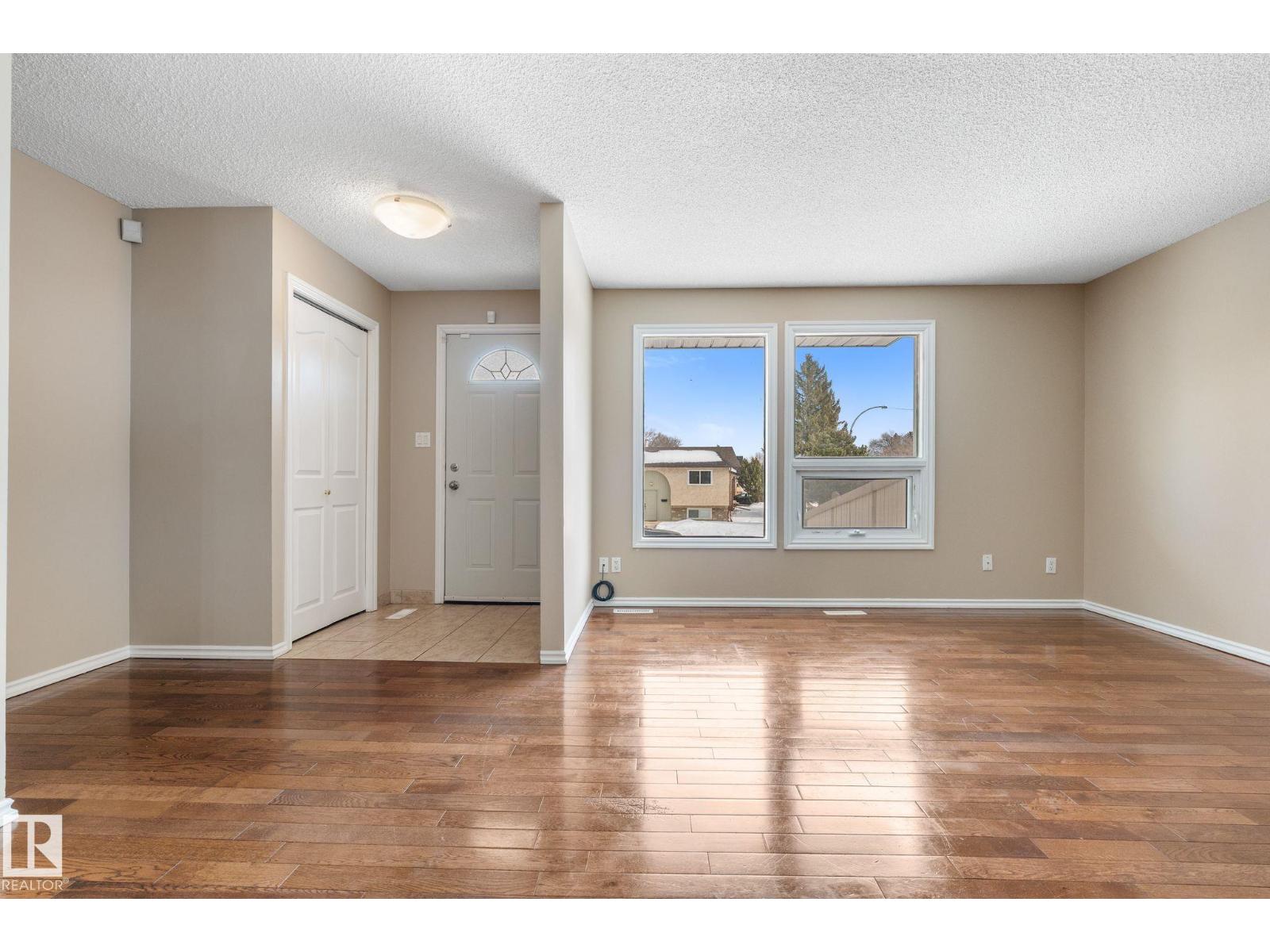 14106 22a St Nw, Edmonton, Alberta  T5Y 1E1 - Photo 6 - E4476936