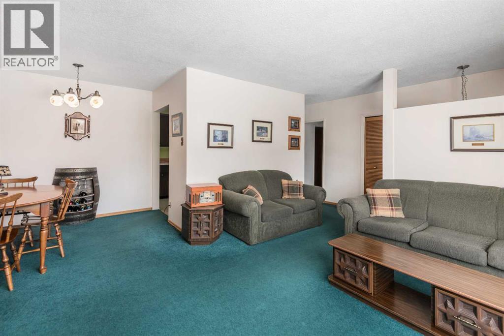 5039 Nemiskam Road Nw, Calgary, Alberta  T2K 2P8 - Photo 7 - A2291825