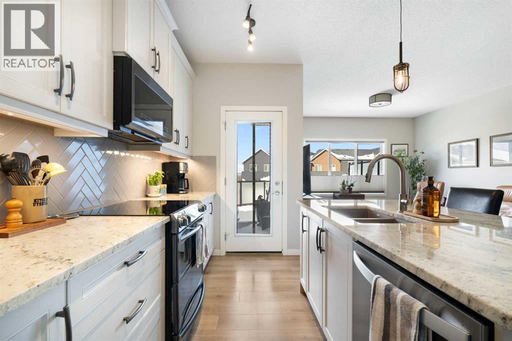 46 Emberside Place, Cochrane, Alberta  T4C 2L8 - Photo 9 - A2292717