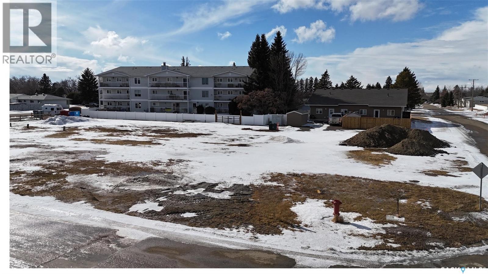 100-102 Thomson Street, Outlook, Saskatchewan  S0L 2N0 - Photo 5 - SK030222