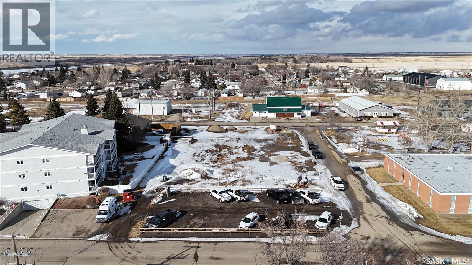 96-98 Thomson Street, Outlook, Saskatchewan  S0L 2N0 - Photo 10 - SK030216