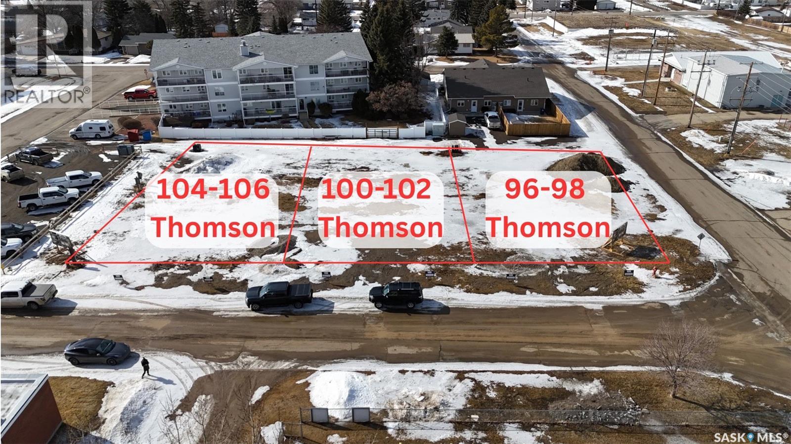 96-98 Thomson Street, Outlook, Saskatchewan  S0L 2N0 - Photo 2 - SK030216