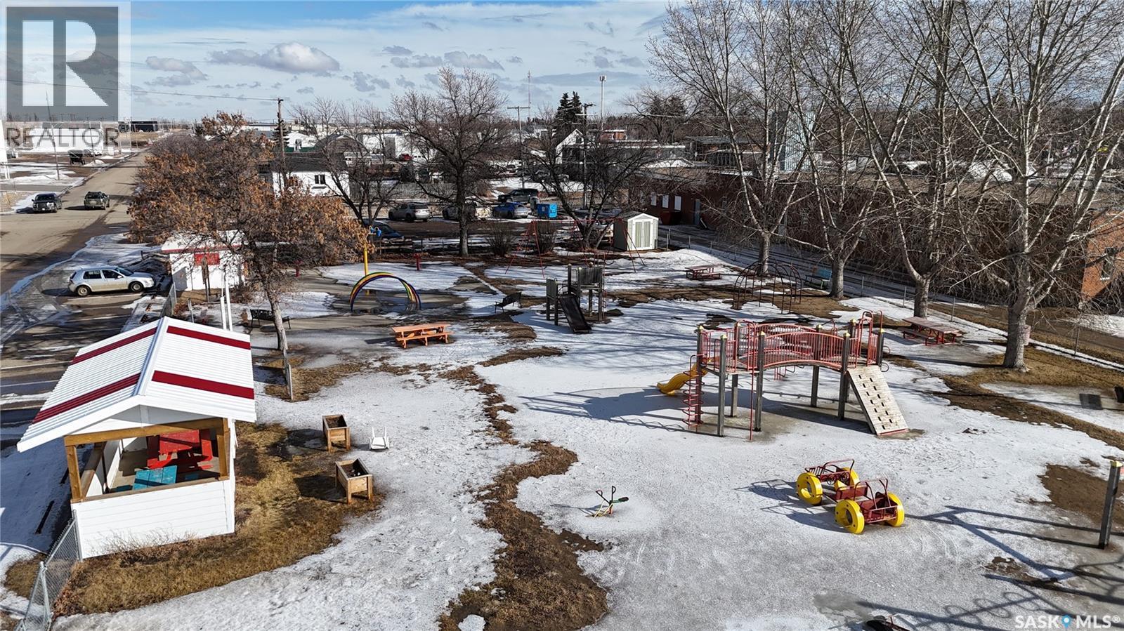 96-98 Thomson Street, Outlook, Saskatchewan  S0L 2N0 - Photo 6 - SK030216