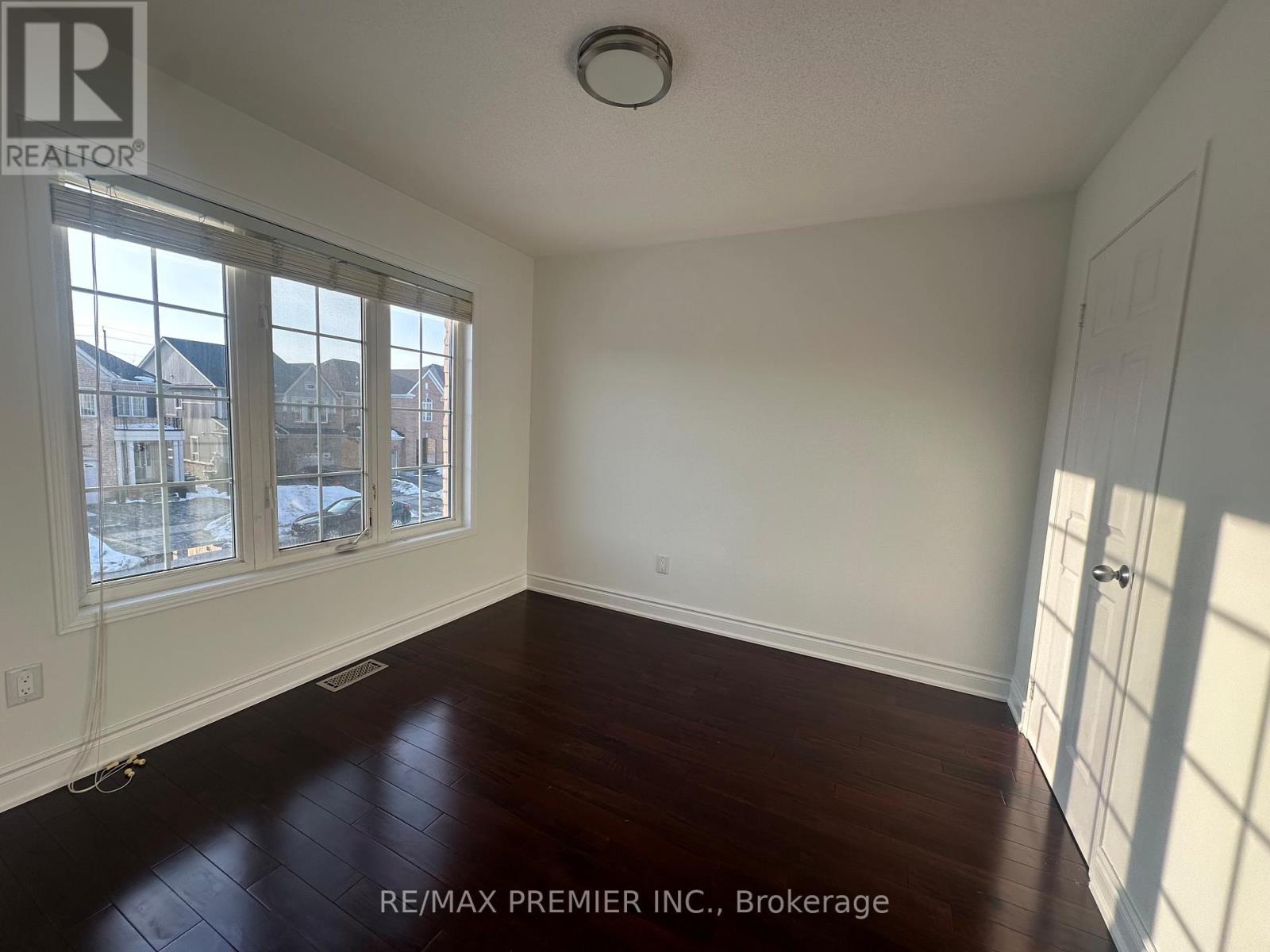 240 Armstrong Crescent, Bradford West Gwillimbury, Ontario  L3Z 2A4 - Photo 17 - N12872598