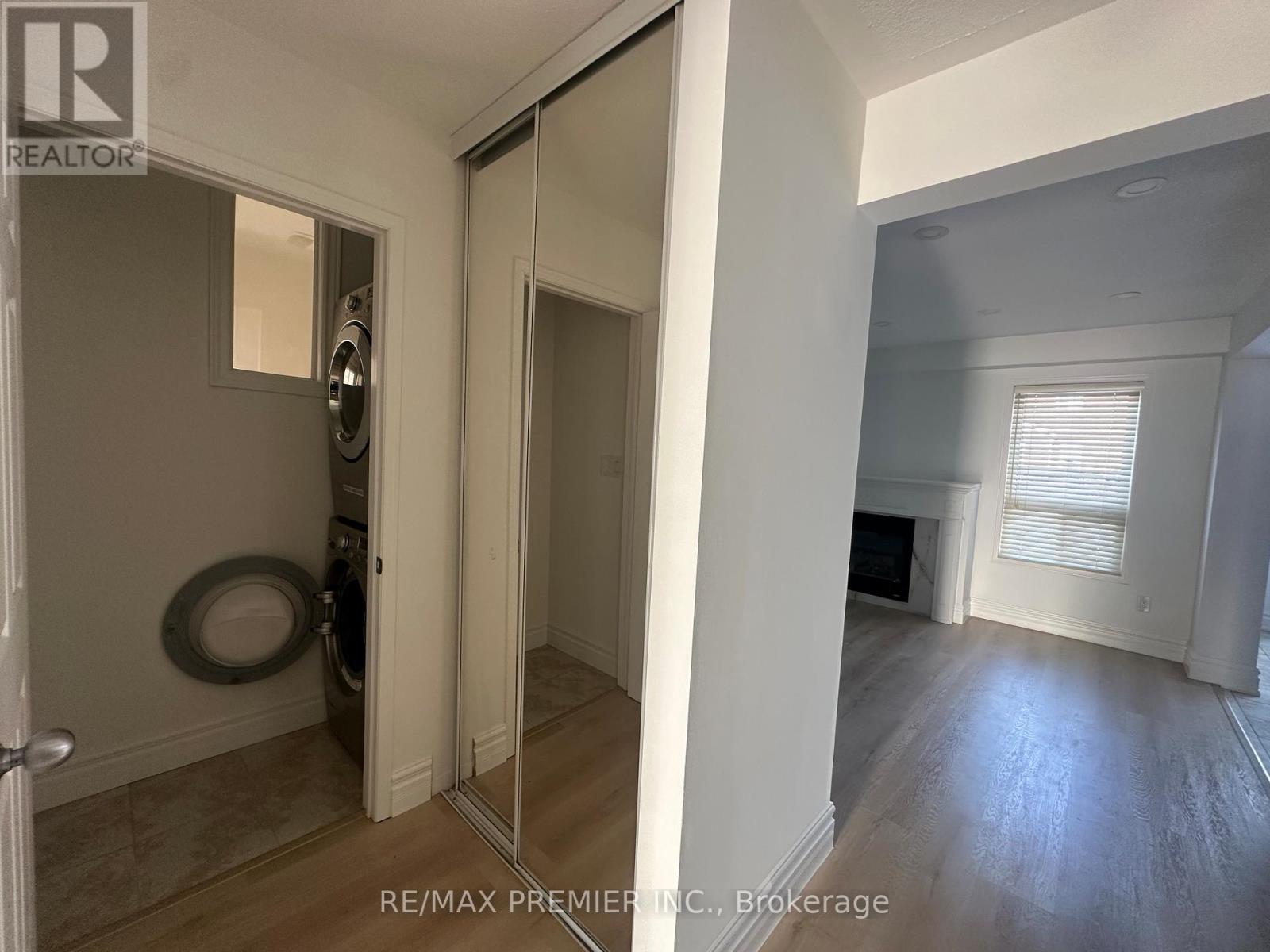 240 Armstrong Crescent, Bradford West Gwillimbury, Ontario  L3Z 2A4 - Photo 7 - N12872598