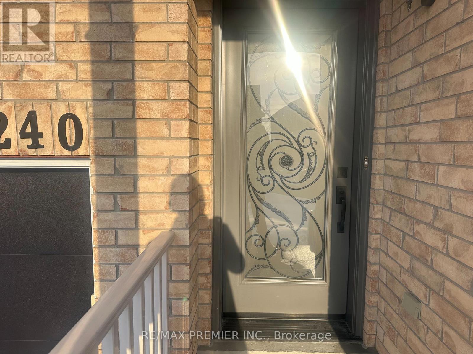 240 Armstrong Crescent, Bradford West Gwillimbury, Ontario  L3Z 2A4 - Photo 12 - N12872598