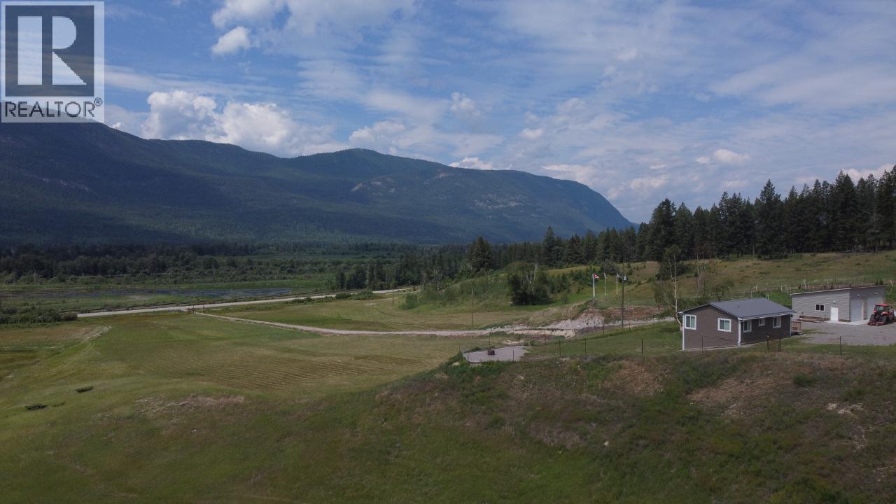 726 95 Highway, Spillimacheen, British Columbia  V0A 1M0 - Photo 12 - 10379083