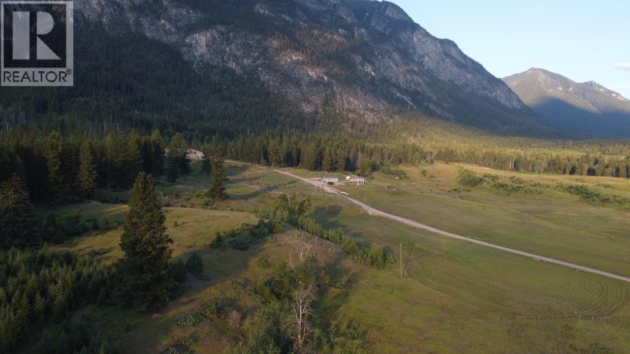 726 95 Highway, Spillimacheen, British Columbia  V0A 1M0 - Photo 53 - 10379083