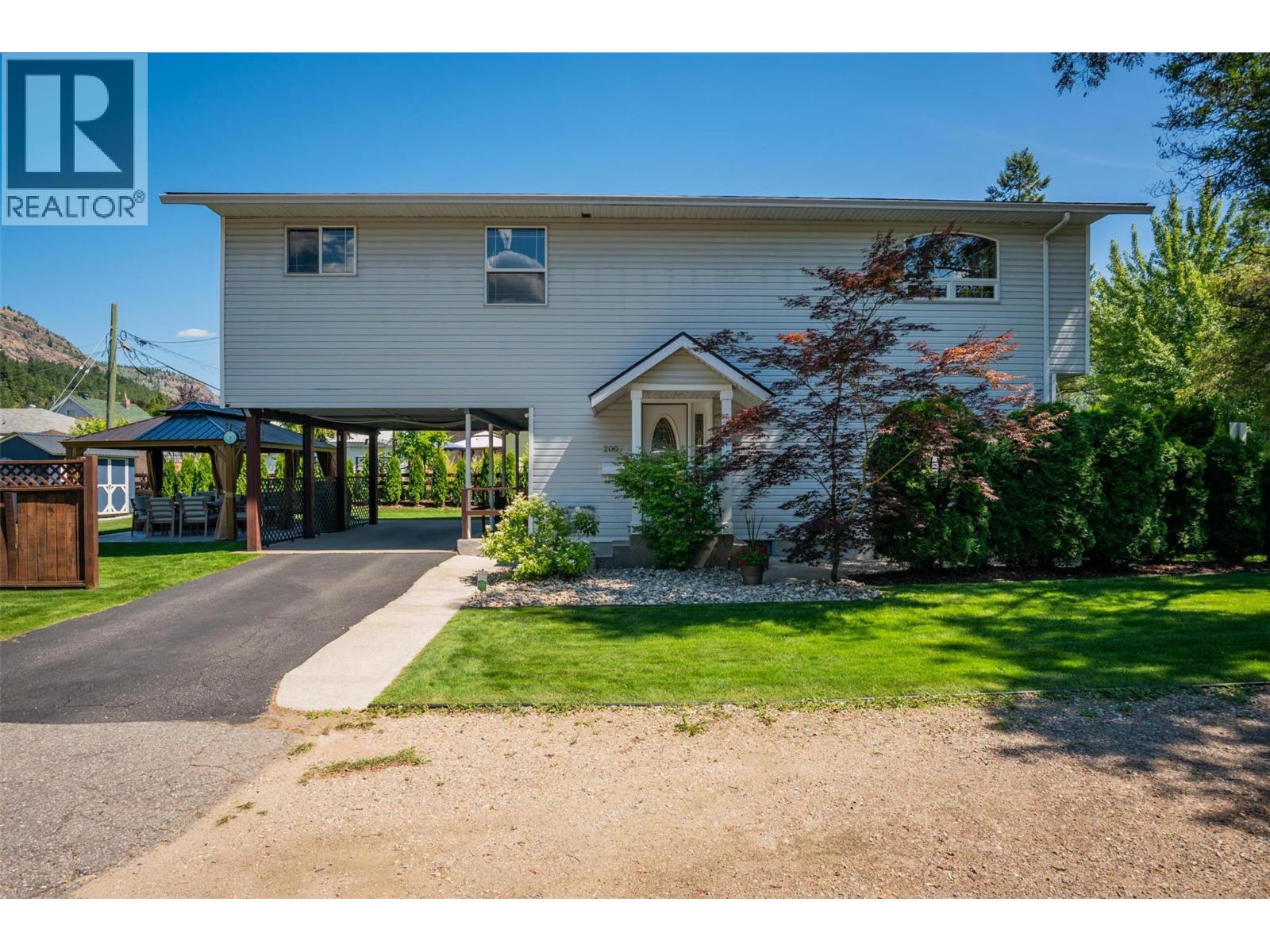 2007 Valleyview Drive, Trail, British Columbia  V1R 3B3 - Photo 1 - 10378704