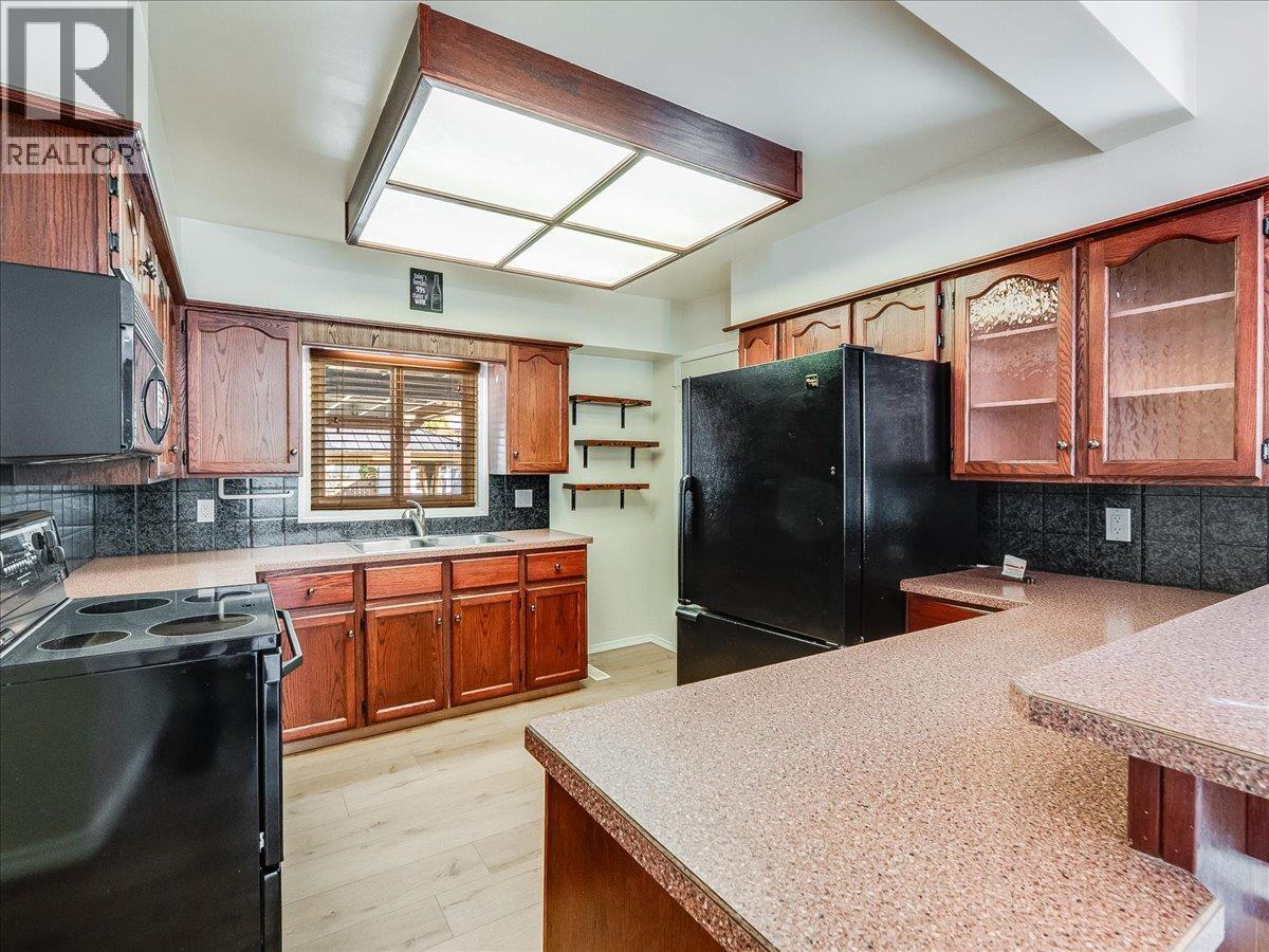 2007 Valleyview Drive, Trail, British Columbia  V1R 3B3 - Photo 13 - 10378704