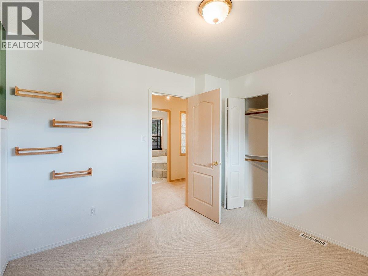 2007 Valleyview Drive, Trail, British Columbia  V1R 3B3 - Photo 28 - 10378704