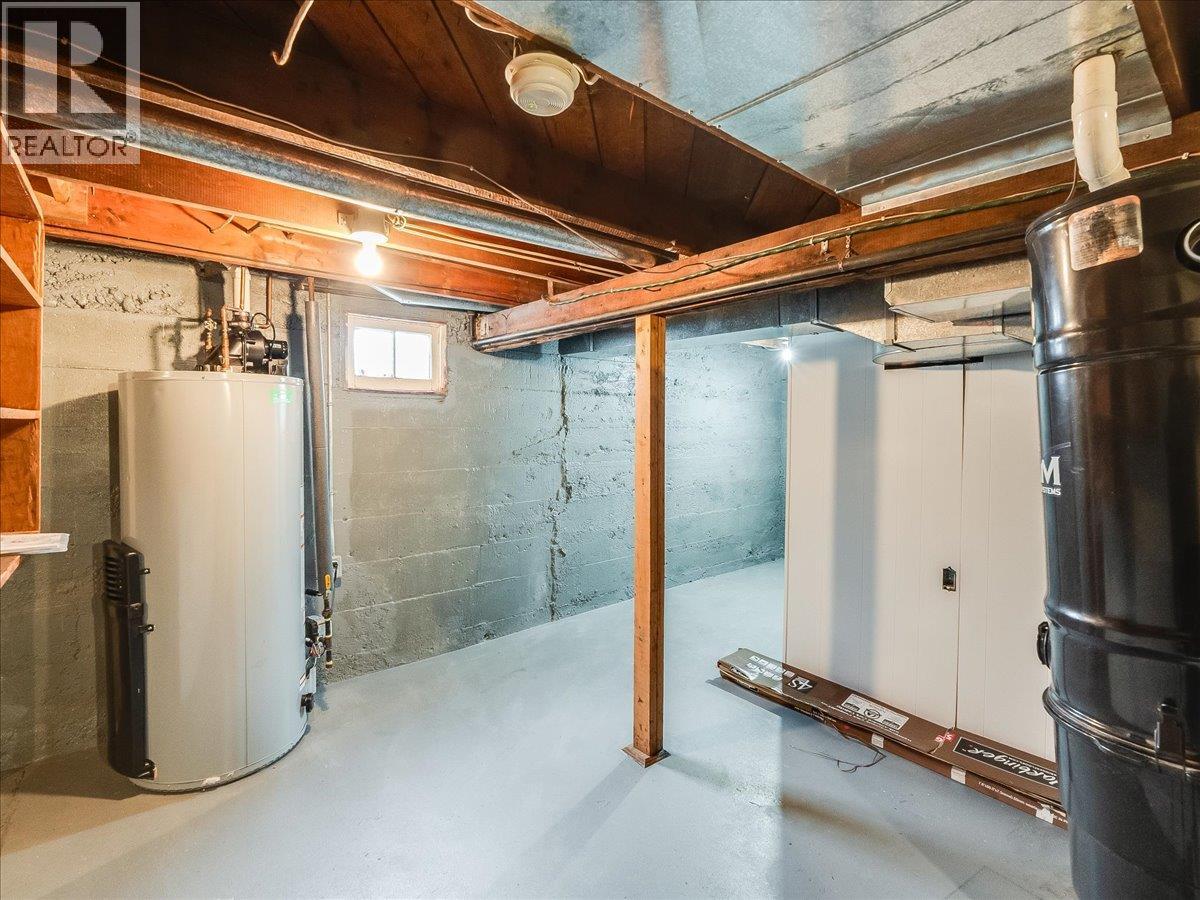 2007 Valleyview Drive, Trail, British Columbia  V1R 3B3 - Photo 39 - 10378704