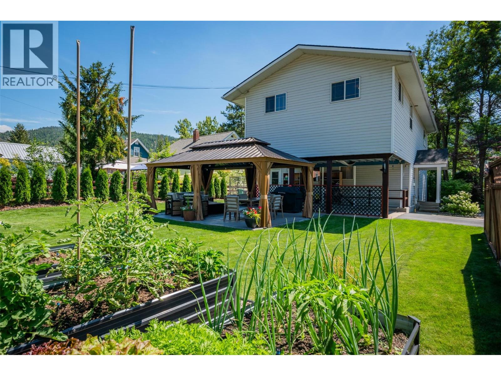 2007 Valleyview Drive, Trail, British Columbia  V1R 3B3 - Photo 41 - 10378704