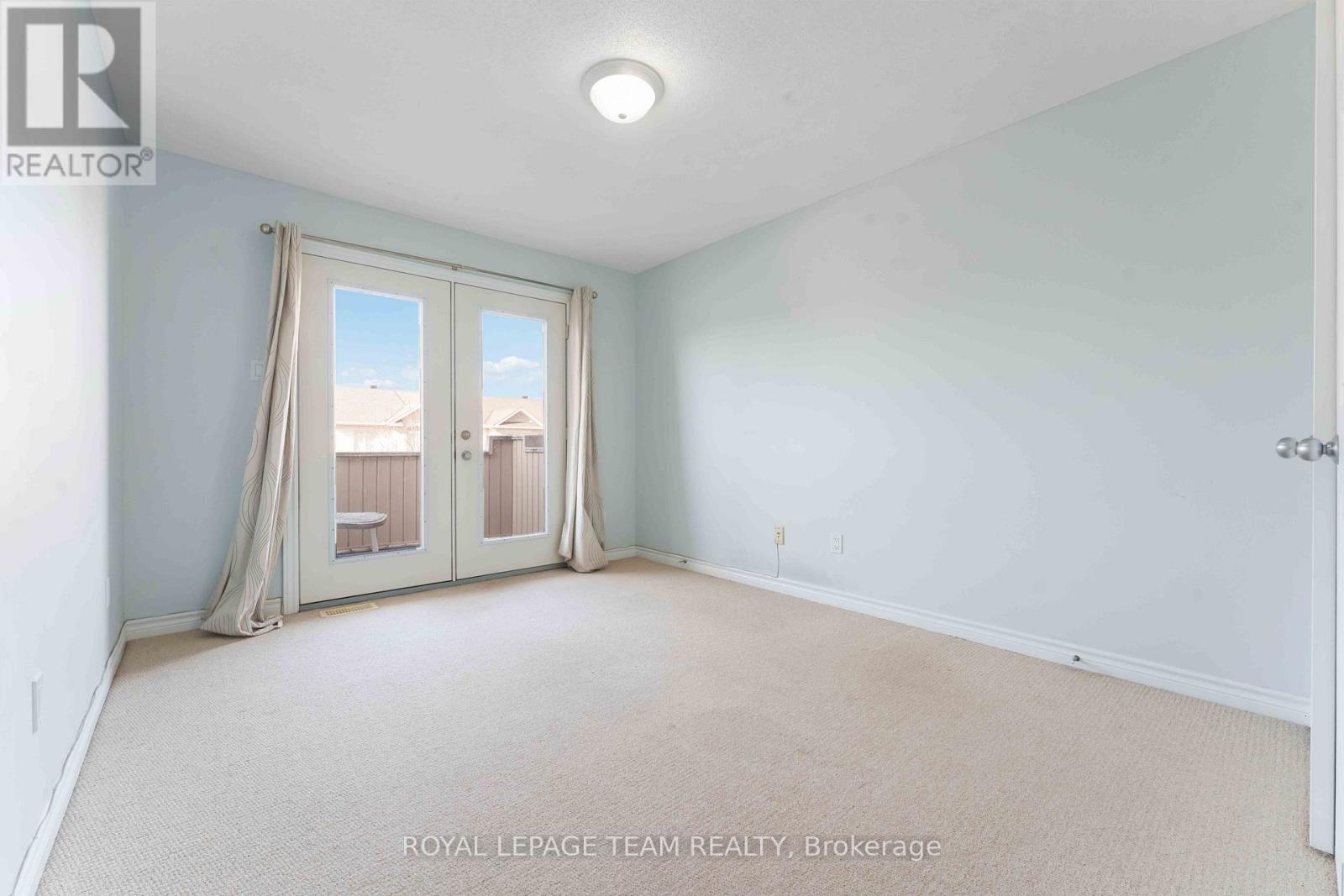 106 Whispering Winds Way, Ottawa, Ontario  K1W 0B6 - Photo 13 - X12873248