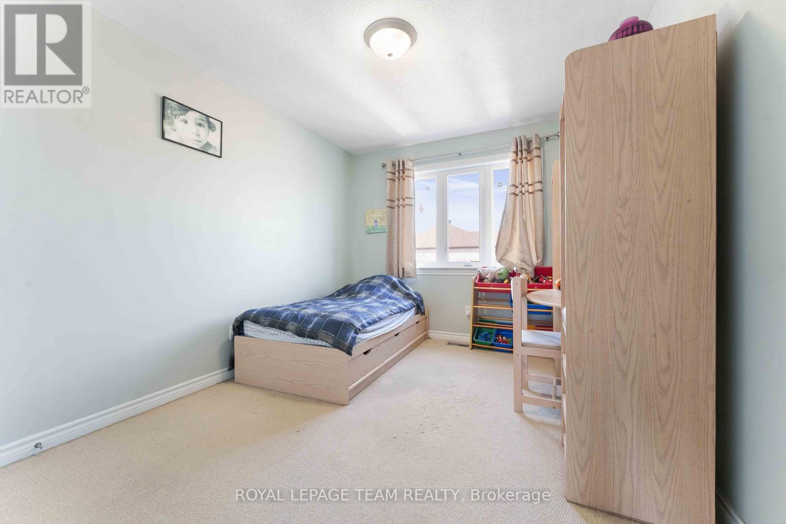 106 Whispering Winds Way, Ottawa, Ontario  K1W 0B6 - Photo 15 - X12873248