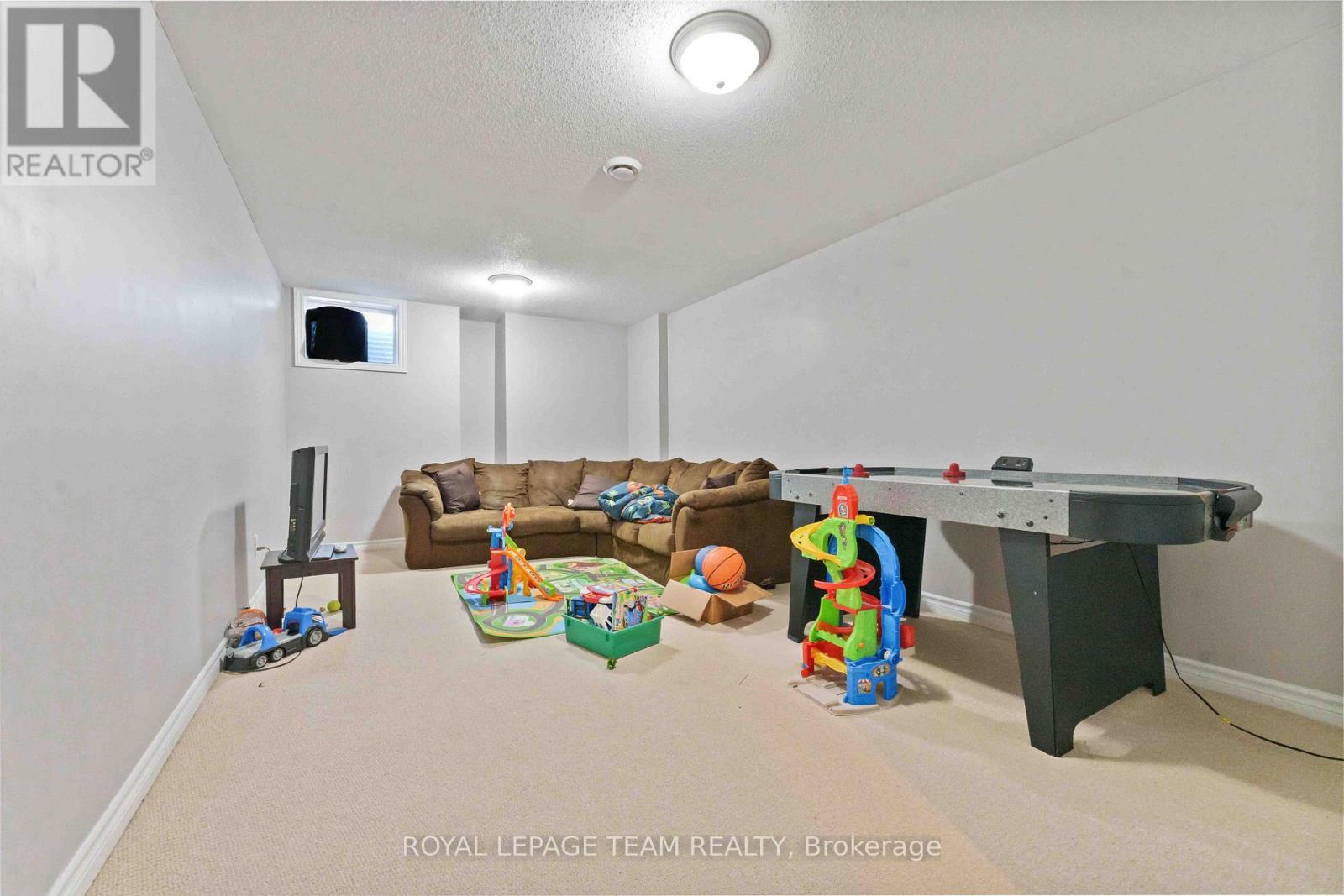 106 Whispering Winds Way, Ottawa, Ontario  K1W 0B6 - Photo 24 - X12873248