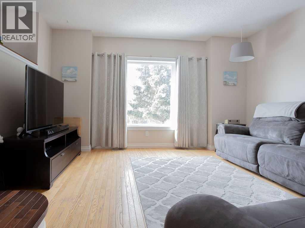 609 22 Street, Wainwright, Alberta  T9W 1J1 - Photo 4 - A2292258