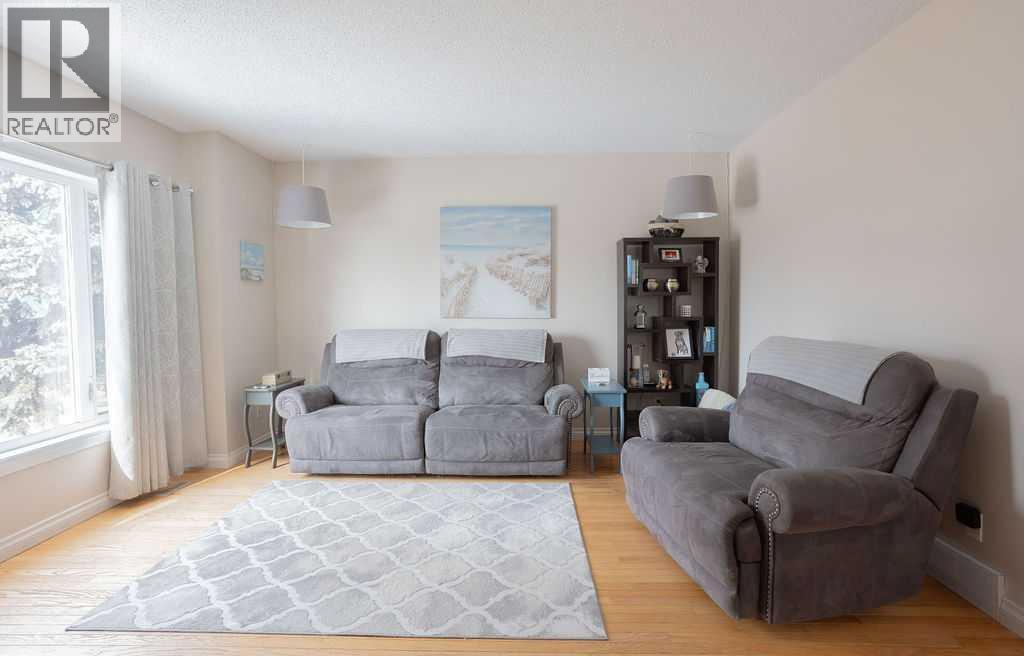 609 22 Street, Wainwright, Alberta  T9W 1J1 - Photo 3 - A2292258