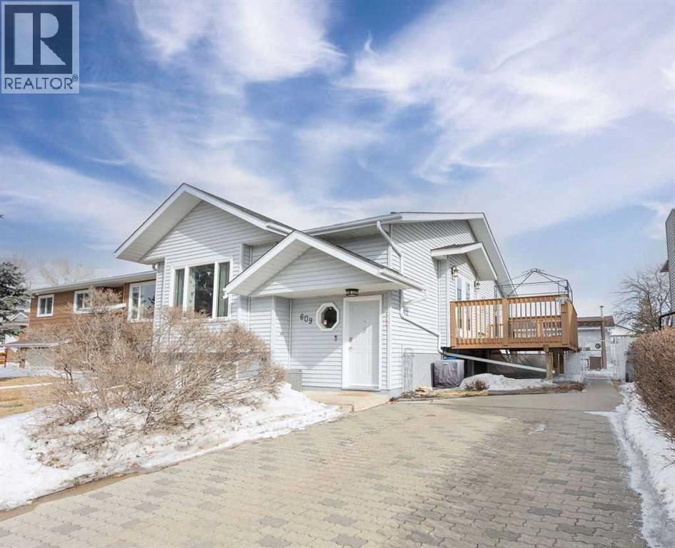 609 22 Street, Wainwright, Alberta  T9W 1J1 - Photo 1 - A2292258