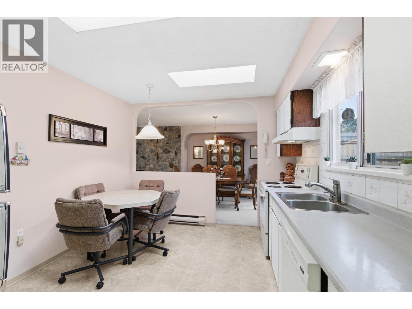 22641 Brown Avenue, Maple Ridge, British Columbia  V2X 3R6 - Photo 12 - R3098899